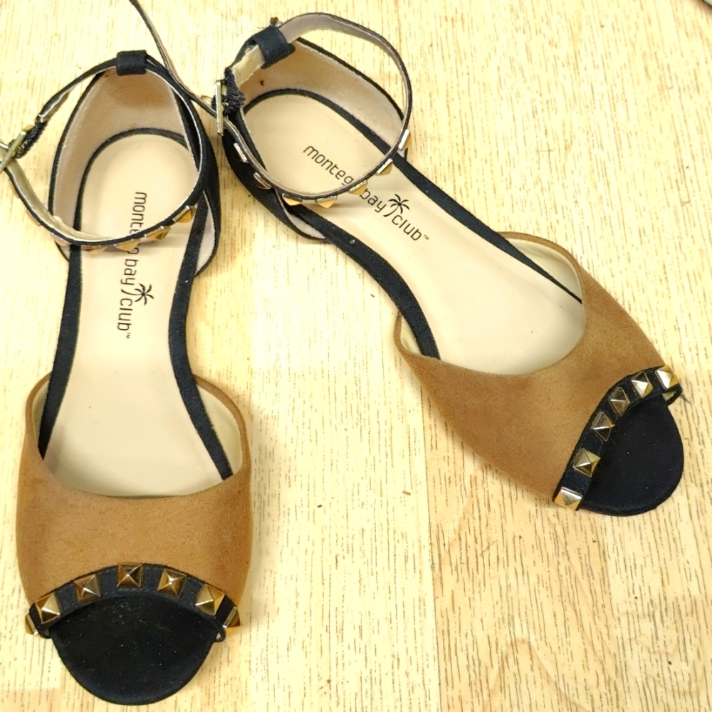 Woman’s Montego Bay Club Beige and Black Sandals Size 5